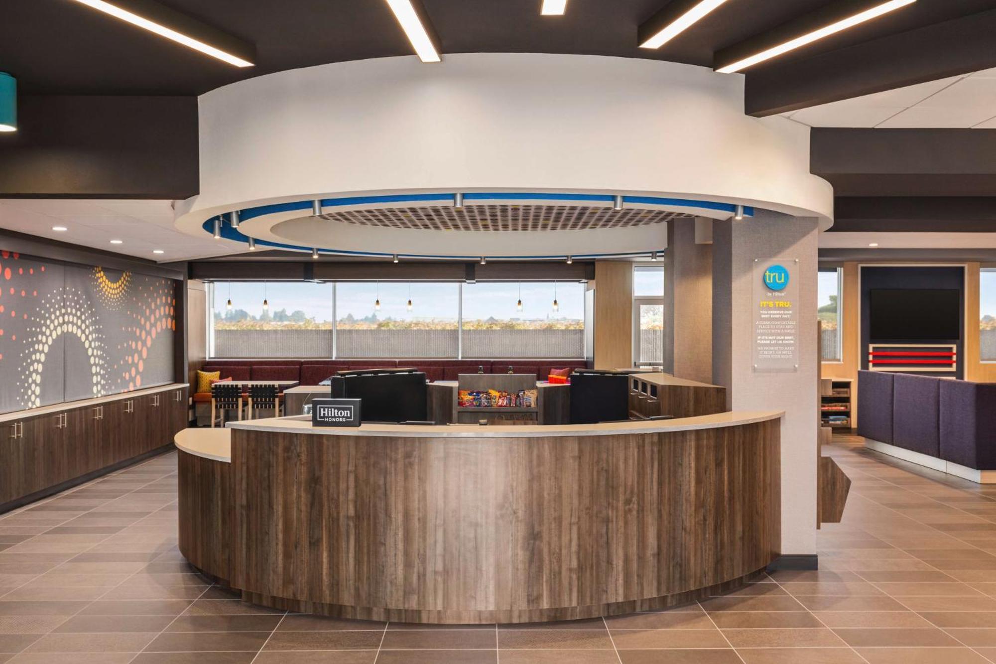 Tru By Hilton Lodi Hotel Exterior photo