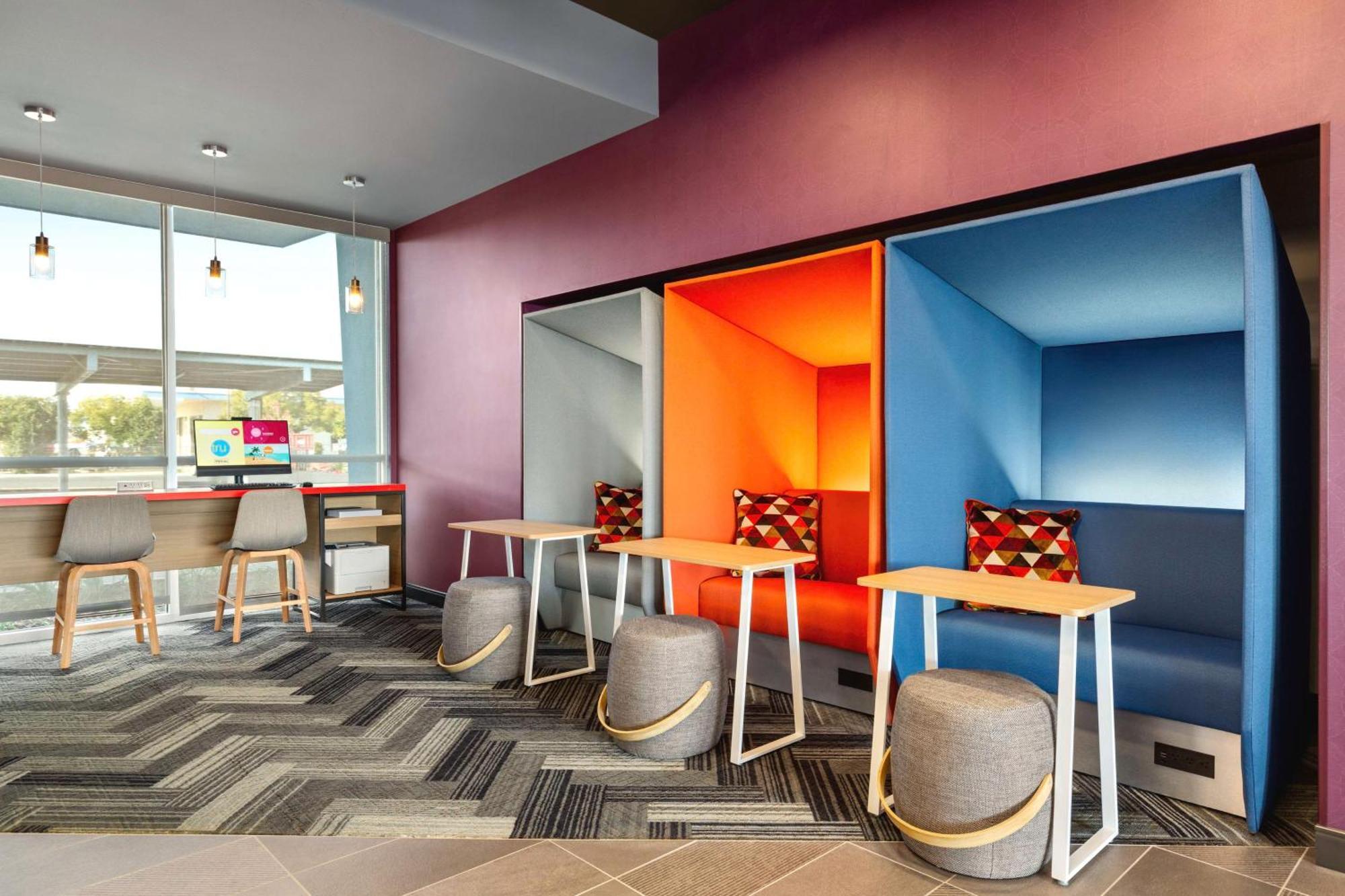 Tru By Hilton Lodi Hotel Exterior photo